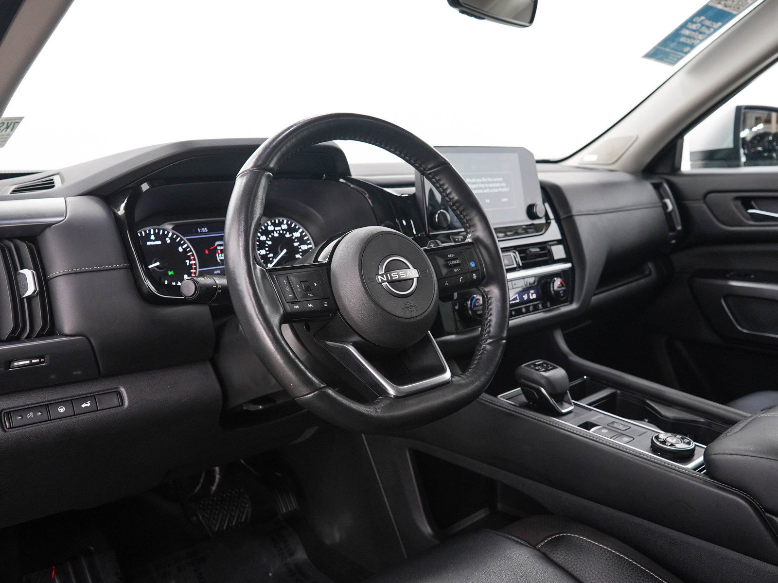 Used 2024 Nissan Pathfinder SL w/ SL Premium Package AWD/4WD image 25