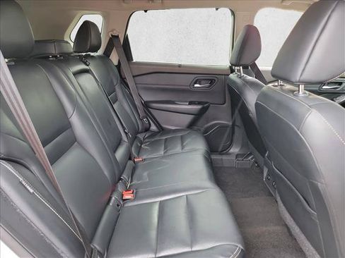 Used 2023 Nissan Rogue SL w/ SL Premium Package FWD image 16