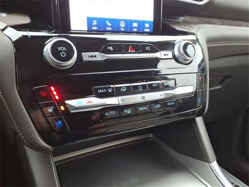 Certified 2023 Ford Explorer Platinum w/ Premium Technology Package image 22