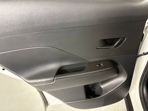 Used 2025 Hyundai Kona SEL FWD image 41