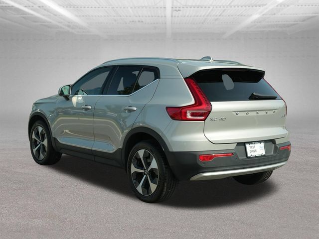 Used 2025 Volvo XC40 B5 Plus AWD/4WD image 6