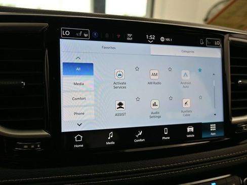 Used 2025 Chrysler Pacifica Select FWD image 17