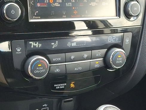 Used 2019 Nissan Rogue Sport SV image 16