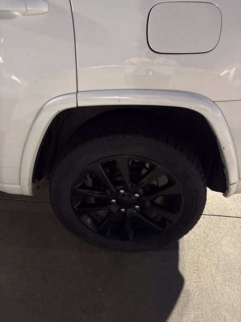 Used 2018 Jeep Grand Cherokee Altitude AWD/4WD image 21