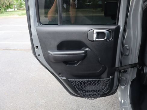 Used 2019 Jeep Wrangler Unlimited Sport S AWD/4WD image 24