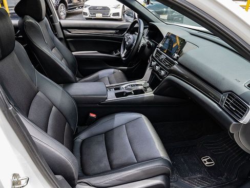 Used 2019 Honda Accord Sport image 18