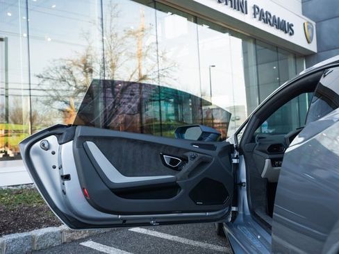 Used 2023 Lamborghini Huracan Tecnica image 37