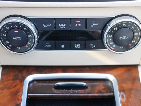 Used 2013 Mercedes-Benz GLK 350 2WD w/ Premium 1 Pkg image 37