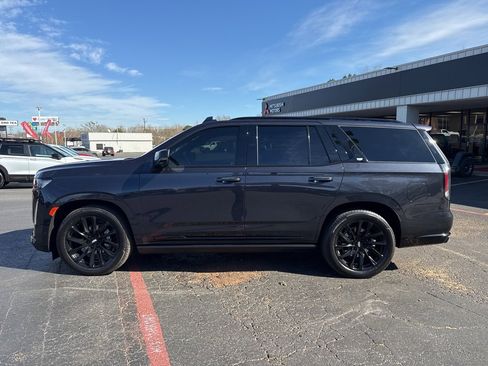 Used 2024 Cadillac Escalade Sport w/ LPO, ONYX Package image 11