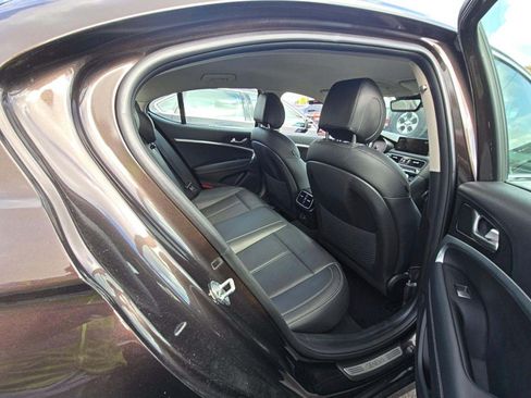 Used 2022 Genesis G70 2.0T RWD image 8