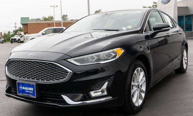 Used 2020 Ford Fusion Energi Titanium FWD image 2
