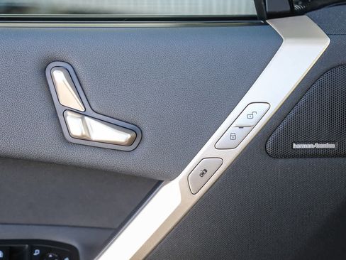 Used 2025 BMW iX xDrive50 image 18