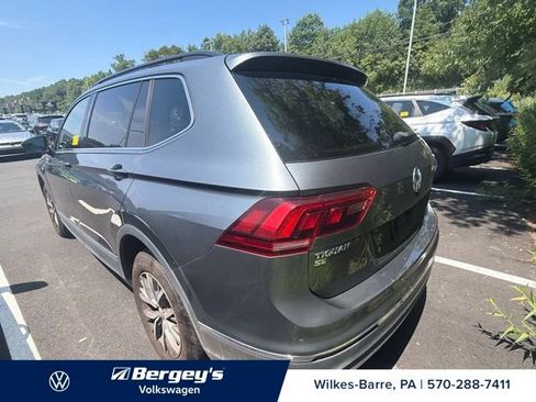 Used 2020 Volkswagen Tiguan SE w/ Panoramic Sunroof Package AWD/4WD image 5