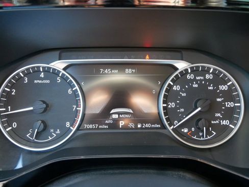 Used 2022 Nissan Pathfinder SV AWD/4WD image 29