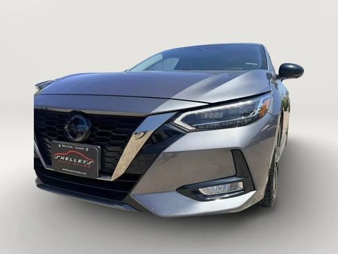 Used 2023 Nissan Sentra SR w/ SR Premium Package FWD image 4