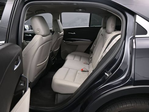 Used 2023 Cadillac XT4 Luxury FWD image 30
