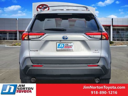 Used 2024 Toyota RAV4 LE image 6
