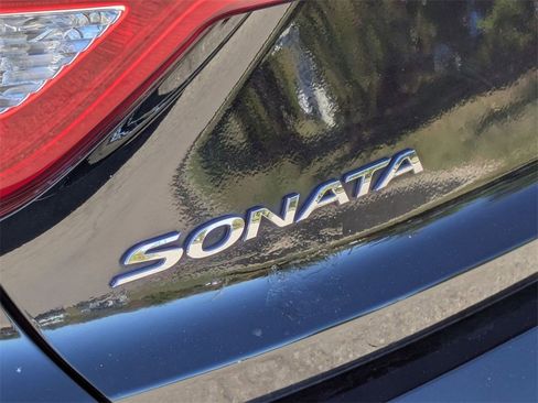 Used 2016 Hyundai Sonata SE w/ Cargo Package image 10
