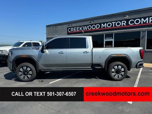 Used 2024 GMC Sierra 2500 Denali w/ Denali Reserve Package AWD/4WD image 13