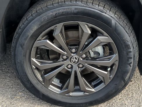 Used 2022 Toyota RAV4 Limited image 11