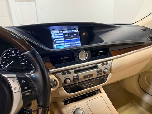 Used 2014 Lexus ES 350 w/ Luxury Package FWD image 76