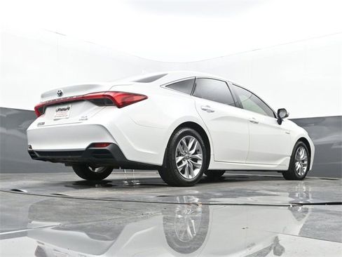 Used 2021 Toyota Avalon XLE image 29