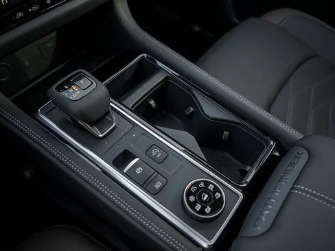 New 2025 Nissan Pathfinder Platinum image 28