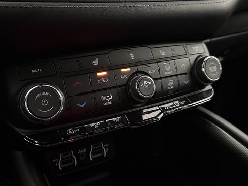 Used 2021 Dodge Durango GT AWD/4WD image 17