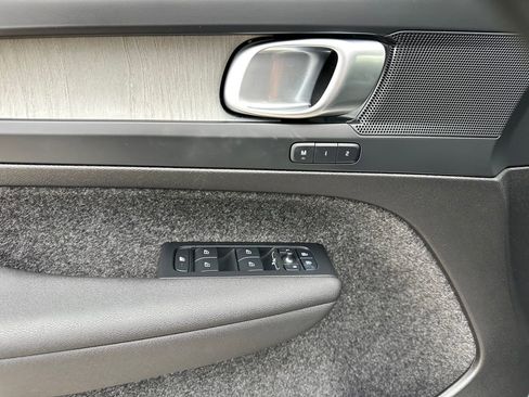 Used 2025 Volvo XC40 B5 Core image 15