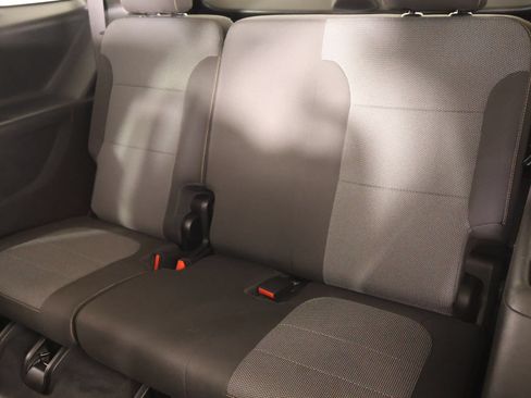 Used 2021 Chevrolet Traverse LS FWD image 12