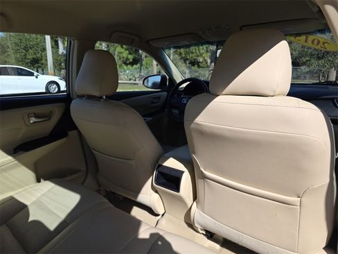 Used 2015 Toyota Camry LE image 16