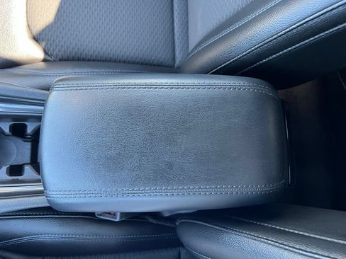 Used 2025 Jeep Compass Latitude w/ Sun & Sound Group AWD/4WD image 28