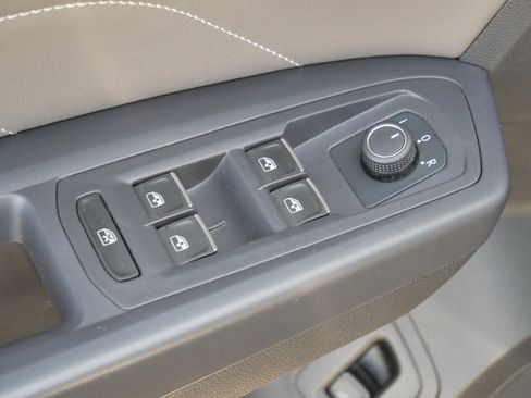 Certified 2021 Volkswagen Atlas Cross Sport SEL R-Line w/ Cross Sport MDO Package image 19