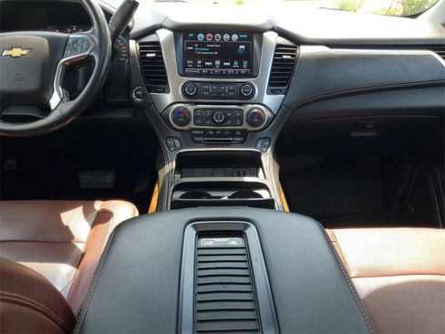 Used 2019 Chevrolet Suburban Premier w/ Premier Plus Edition image 16