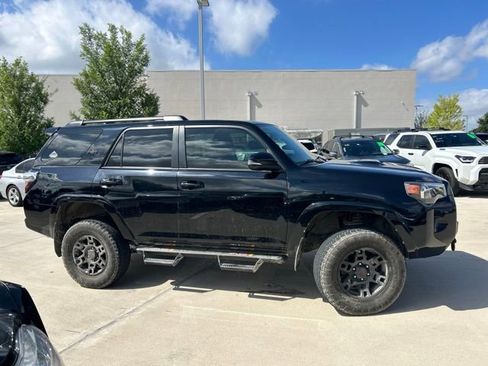 Used 2021 Toyota 4Runner TRD Off-Road Premium AWD/4WD image 2
