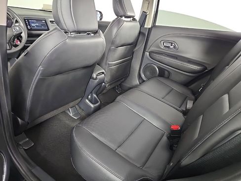 Used 2021 Honda HR-V Touring image 29