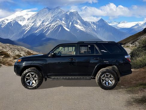 Used 2019 Toyota 4Runner TRD Off-Road Premium image 2
