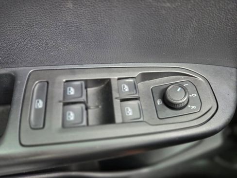 Used 2022 Volkswagen Taos SE FWD image 26