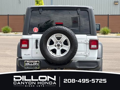 Used 2018 Jeep Wrangler Unlimited Sport AWD/4WD image 8