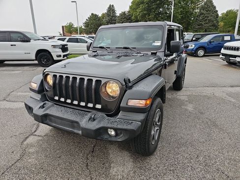 Used 2022 Jeep Wrangler Unlimited Sport AWD/4WD image 2