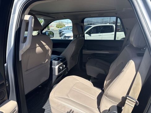Used 2023 Ford Expedition Limited AWD/4WD image 19