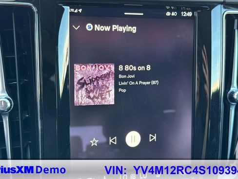 Used 2025 Volvo XC60 B5 Plus image 39