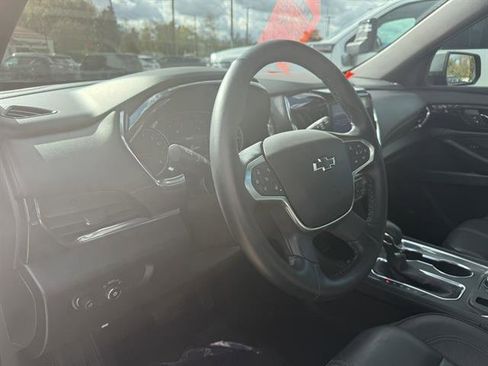 Certified 2023 Chevrolet Traverse RS image 2