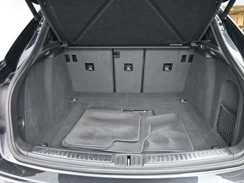 Certified 2024 Porsche Macan Turbo image 9