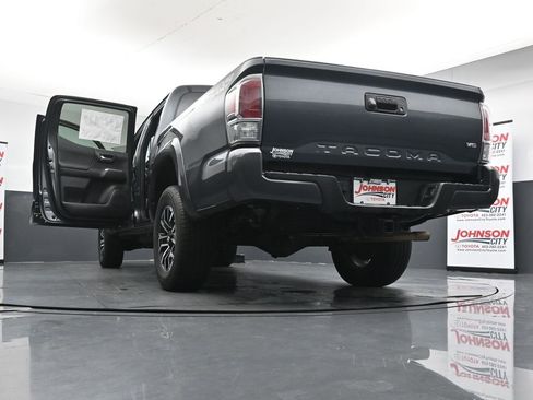 Used 2022 Toyota Tacoma TRD Sport AWD/4WD image 46