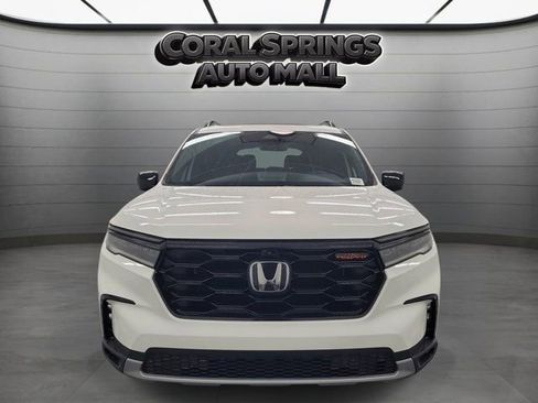 Certified 2024 Honda Pilot TrailSport image 2