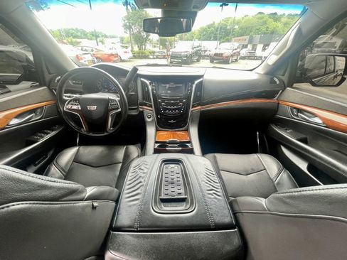 Used 2016 Cadillac Escalade ESV Premium AWD/4WD image 8