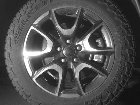 Used 2025 Jeep Compass Trailhawk image 13