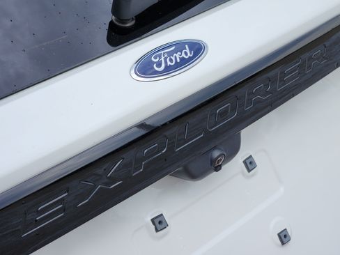 Used 2022 Ford Explorer ST-Line w/ Class IV Trailer Tow Package AWD/4WD image 12