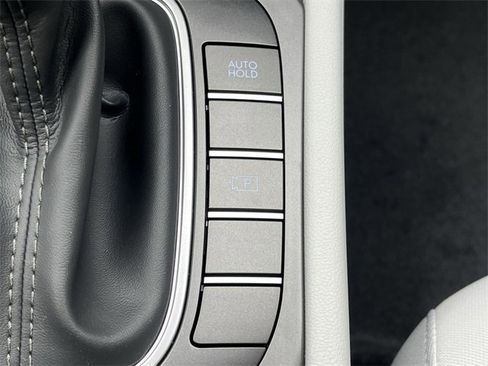 New 2026 Hyundai Kona SE image 9